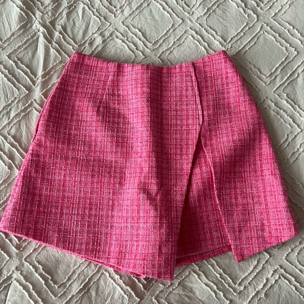 Chic Pink Tweed Skirt